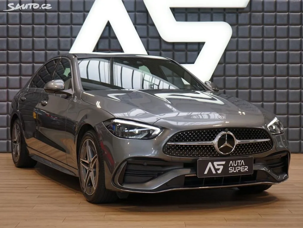 Mercedes-Benz Třídy C 300 AMG Nez.Top Masáž Záruka Image 1