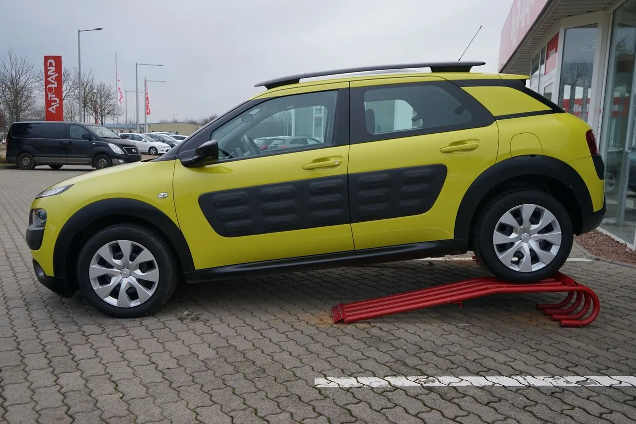 Citroen C4 Cactus 1.6 BlueHDI...  Image 2